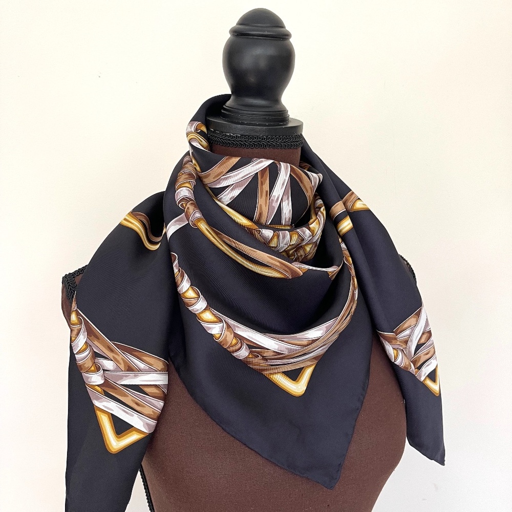New Gucci Scarf Iconic Print Black Silk Wrap with Gucci Gift Box - Picture 13 of 16